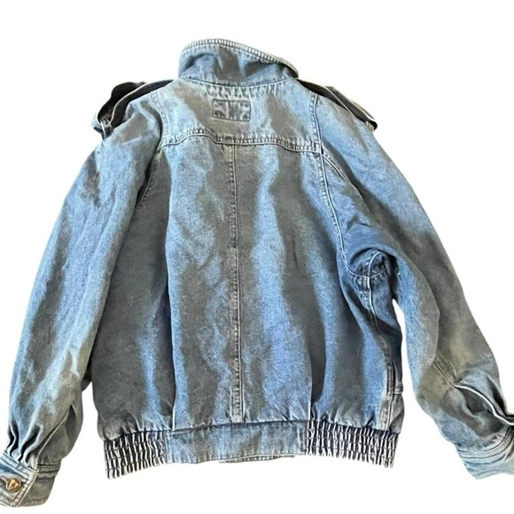 80s blue denim jacket with a unique design on the back - perfect for a grunge - Picture 3 of 7